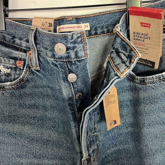 Women’s Levi’s Ribcage Straight Ankle - Picture 5 of 6